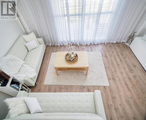 77 - 1485 Gulleden Drive, Mississauga (Applewood), ON - Indoor Photo Showing Living Room