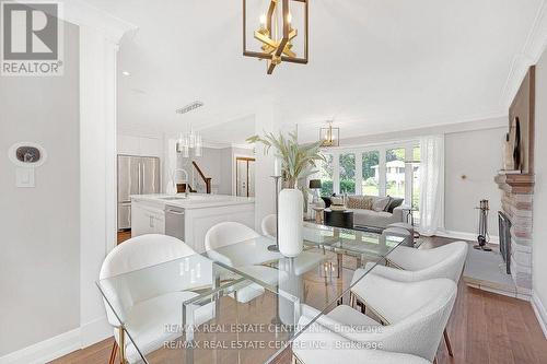 228 Plumtree Drive, Burlington, ON - Indoor Photo Showing Dining Room