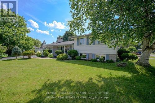 228 Plumtree Drive, Burlington, ON - Outdoor With Facade