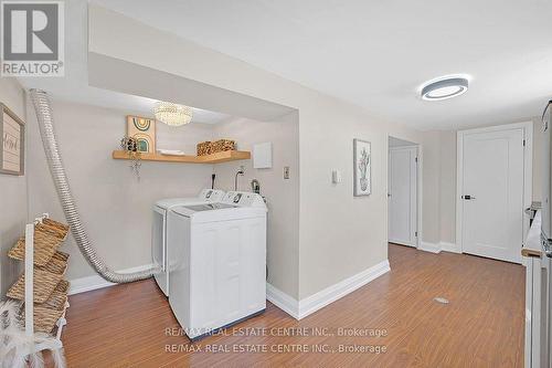 228 Plumtree Drive, Burlington, ON - Indoor Photo Showing Laundry Room