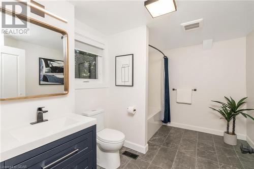 12889 15Th Sideroad, Georgetown, ON - Indoor Photo Showing Bathroom