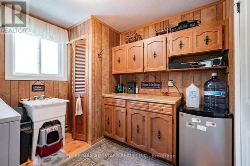 94 Wilkinson Drive, Kawartha Lakes, ON - Indoor Photo Showing Laundry Room