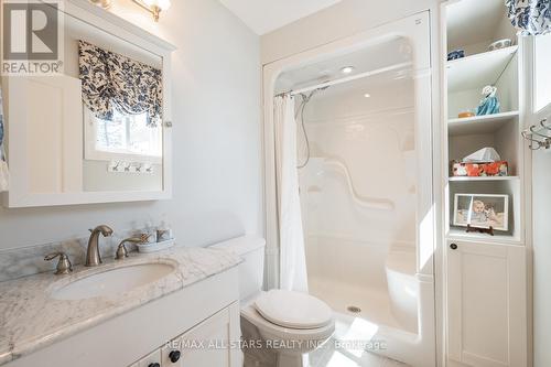 94 Wilkinson Drive, Kawartha Lakes, ON - Indoor Photo Showing Bathroom