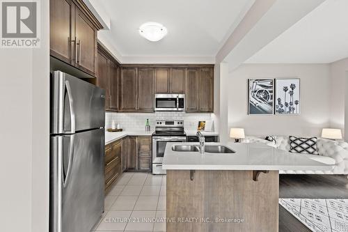 157 Fall Fair Way, Hamilton (Binbrook), ON - Indoor Photo Showing Kitchen With Double Sink With Upgraded Kitchen