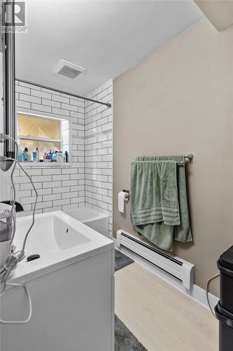 10 Neville Place, St Johns, NL - Indoor Photo Showing Bathroom