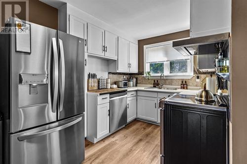 10 Neville Place, St Johns, NL - Indoor Photo Showing Kitchen