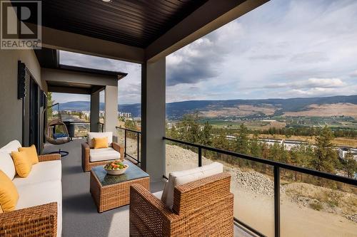 557 Acadia Street, Kelowna, BC - Outdoor With View With Exterior