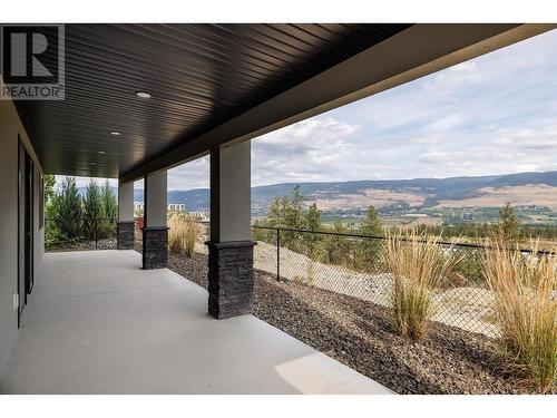 557 Acadia Street, Kelowna, BC - Outdoor With View With Exterior