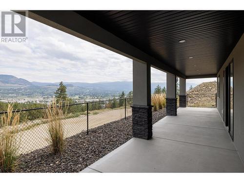 557 Acadia Street, Kelowna, BC - Outdoor With Exterior