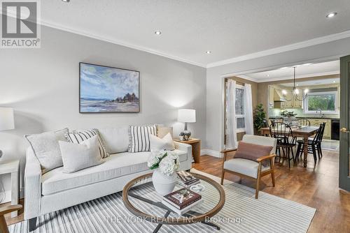 5 Found Court, Clarington (Courtice), ON - Indoor Photo Showing Living Room