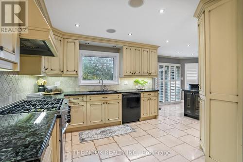 5 Found Court, Clarington (Courtice), ON - Indoor Photo Showing Kitchen