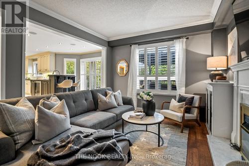 5 Found Court, Clarington (Courtice), ON - Indoor Photo Showing Living Room