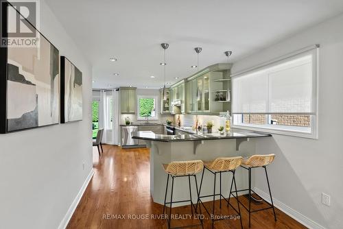 107 Deverell Street, Whitby (Rolling Acres), ON - Indoor Photo Showing Kitchen With Upgraded Kitchen