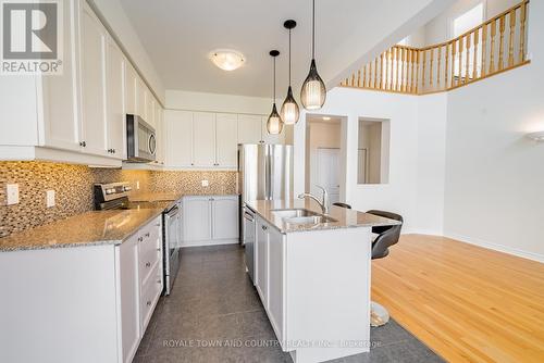 38 Maguire Street, Kawartha Lakes (Lindsay), ON - Indoor Photo Showing Kitchen With Double Sink With Upgraded Kitchen