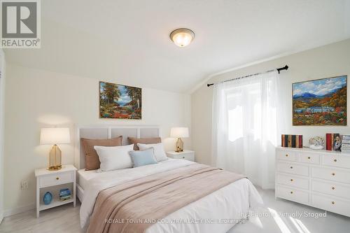 38 Maguire Street, Kawartha Lakes (Lindsay), ON - Indoor Photo Showing Bedroom