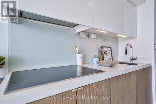 853 - 151 Dan Leckie Way, Toronto (Waterfront Communities), ON - Indoor Photo Showing Kitchen