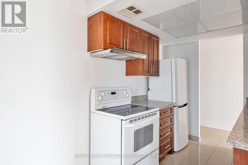 603 - 5765 Yonge Street, Toronto (Newtonbrook East), ON - Indoor Photo Showing Kitchen