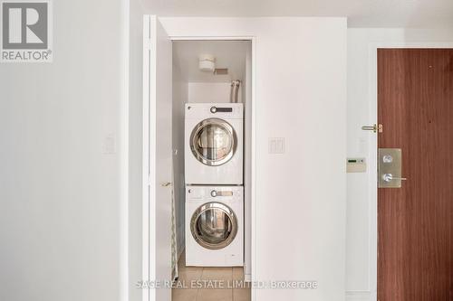 603 - 5765 Yonge Street, Toronto (Newtonbrook East), ON - Indoor Photo Showing Laundry Room