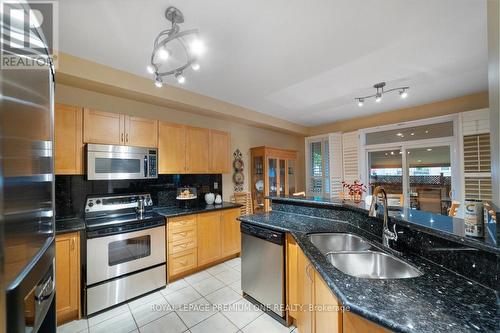 45 Forecastle Road, Vaughan (Patterson), ON - Indoor Photo Showing Kitchen With Double Sink