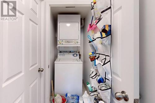 425 - 51 Baffin Court N, Richmond Hill, ON - Indoor Photo Showing Laundry Room