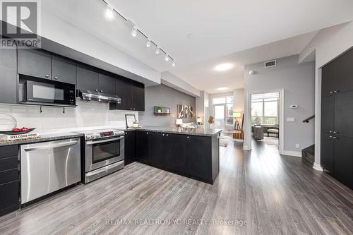 110 - 38 Cedarland Drive, Markham (Unionville), ON - Indoor Photo Showing Kitchen With Upgraded Kitchen