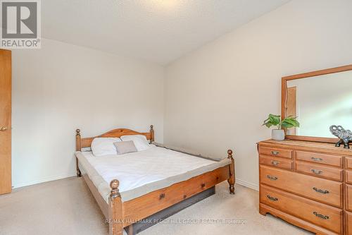 2207 Merrett Street, Innisfil (Alcona), ON - Indoor Photo Showing Bedroom