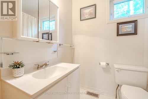 2207 Merrett Street, Innisfil (Alcona), ON - Indoor Photo Showing Bathroom