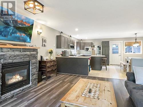 2192 Bluff View Drive, Williams Lake, BC - Indoor Photo Showing Living Room With Fireplace