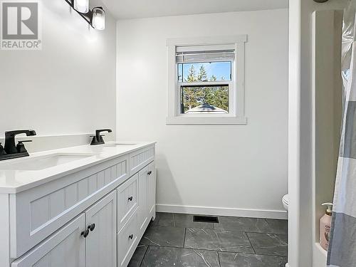 2192 Bluff View Drive, Williams Lake, BC - Indoor Photo Showing Bathroom