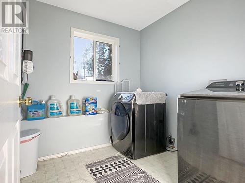 2192 Bluff View Drive, Williams Lake, BC - Indoor Photo Showing Laundry Room