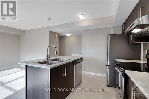 761 Chapman Mills Drive, Ottawa, ON - Indoor Photo Showing Kitchen With Stainless Steel Kitchen With Double Sink With Upgraded Kitchen