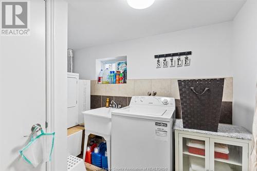 703 Lincoln, Windsor, ON - Indoor Photo Showing Laundry Room