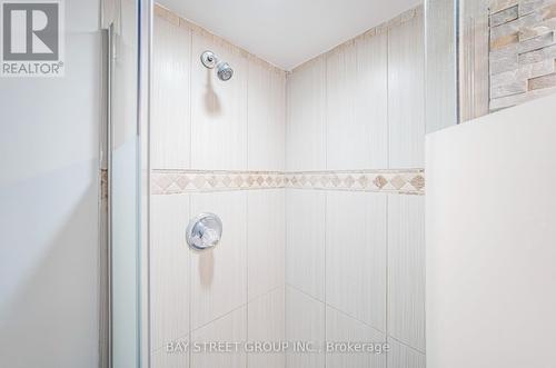 1810 - 330 Rathburn Road W, Mississauga, ON - Indoor Photo Showing Bathroom