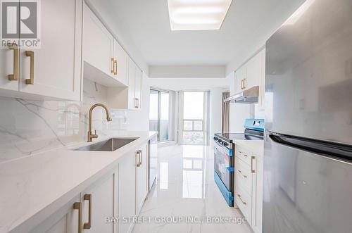 1810 - 330 Rathburn Road W, Mississauga (City Centre), ON - Indoor Photo Showing Kitchen With Upgraded Kitchen