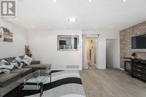 10 - 3600 Morning Star Drive, Mississauga, ON - Indoor Photo Showing Living Room