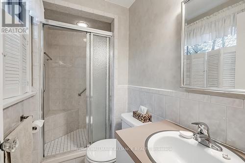 142 Balsam Drive, Oakville, ON - Indoor Photo Showing Bathroom