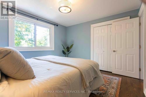 18 Parkend Avenue, Brampton (Brampton South), ON - Indoor Photo Showing Bedroom