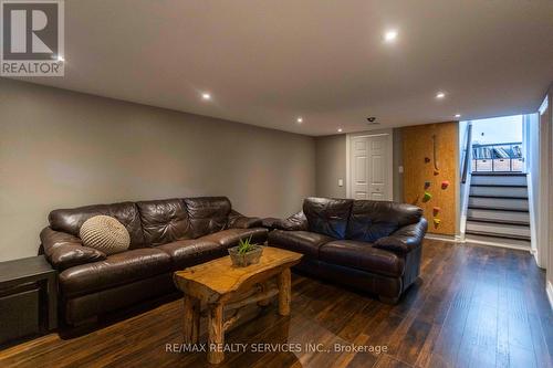 18 Parkend Avenue, Brampton (Brampton South), ON - Indoor