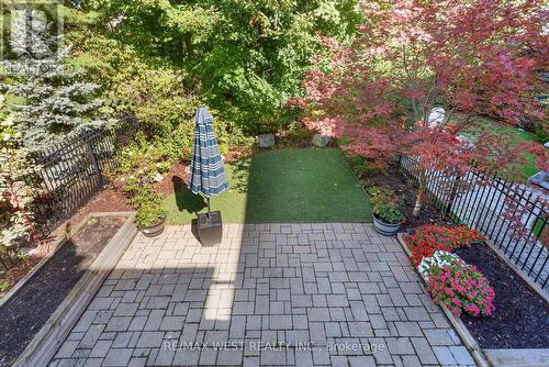 3123 Watercliffe Court, Oakville, ON - Outdoor