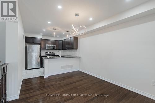 226 Betsy Drive, Oakville, ON - Indoor Photo Showing Kitchen With Stainless Steel Kitchen