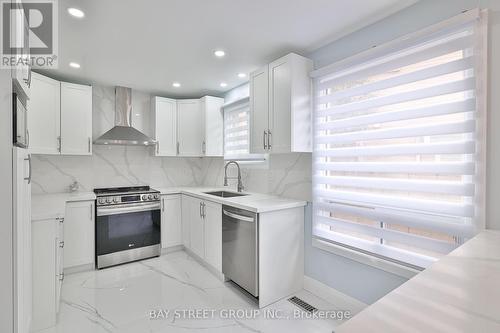 4277 Torino Crescent, Mississauga (Rathwood), ON - Indoor Photo Showing Kitchen With Upgraded Kitchen