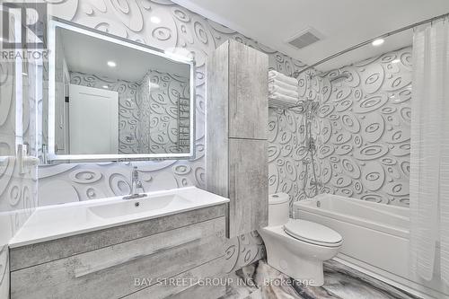 4277 Torino Crescent, Mississauga, ON - Indoor Photo Showing Bathroom