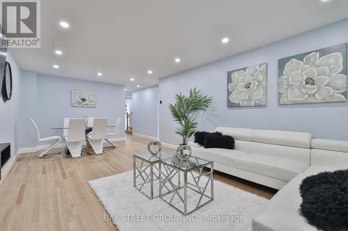 4277 Torino Crescent, Mississauga (Rathwood), ON - Indoor Photo Showing Living Room