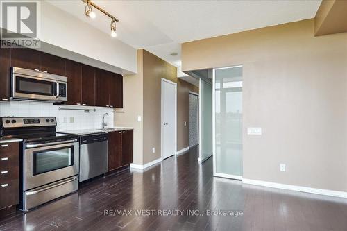 905 - 105 The Queensway, Toronto (High Park-Swansea), ON - Indoor Photo Showing Kitchen