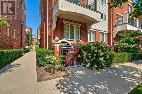 20 - 2460 Post Road, Oakville (Uptown Core), ON - Outdoor