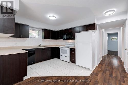 20 - 2460 Post Road, Oakville (Uptown Core), ON - Indoor Photo Showing Kitchen With Double Sink