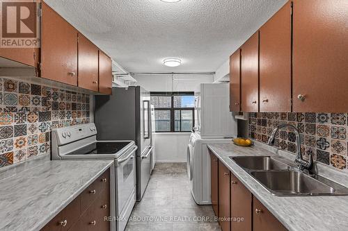 1104 - 17 Knightsbridge Road, Brampton (Queen Street Corridor), ON - Indoor Photo Showing Kitchen With Double Sink