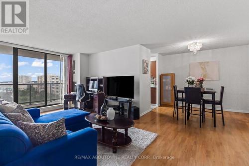 1104 - 17 Knightsbridge Road, Brampton (Queen Street Corridor), ON - Indoor Photo Showing Living Room