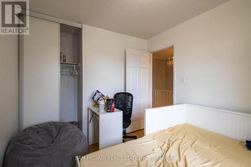 5940 Ridgecrest Trail, Mississauga, ON - Indoor Photo Showing Bedroom