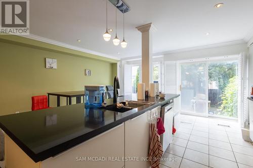 5940 Ridgecrest Trail, Mississauga, ON - Indoor Photo Showing Kitchen